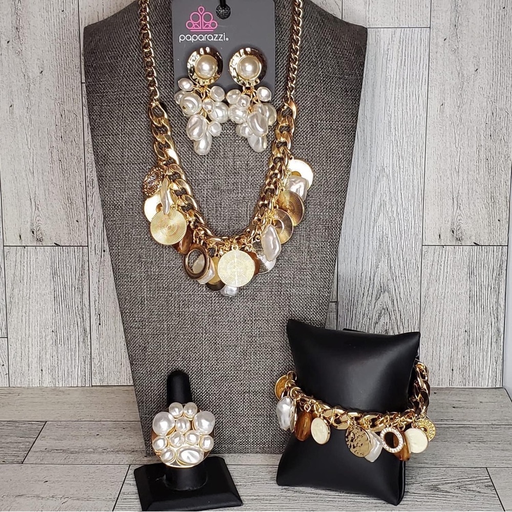 Gold and Pearl jewelry